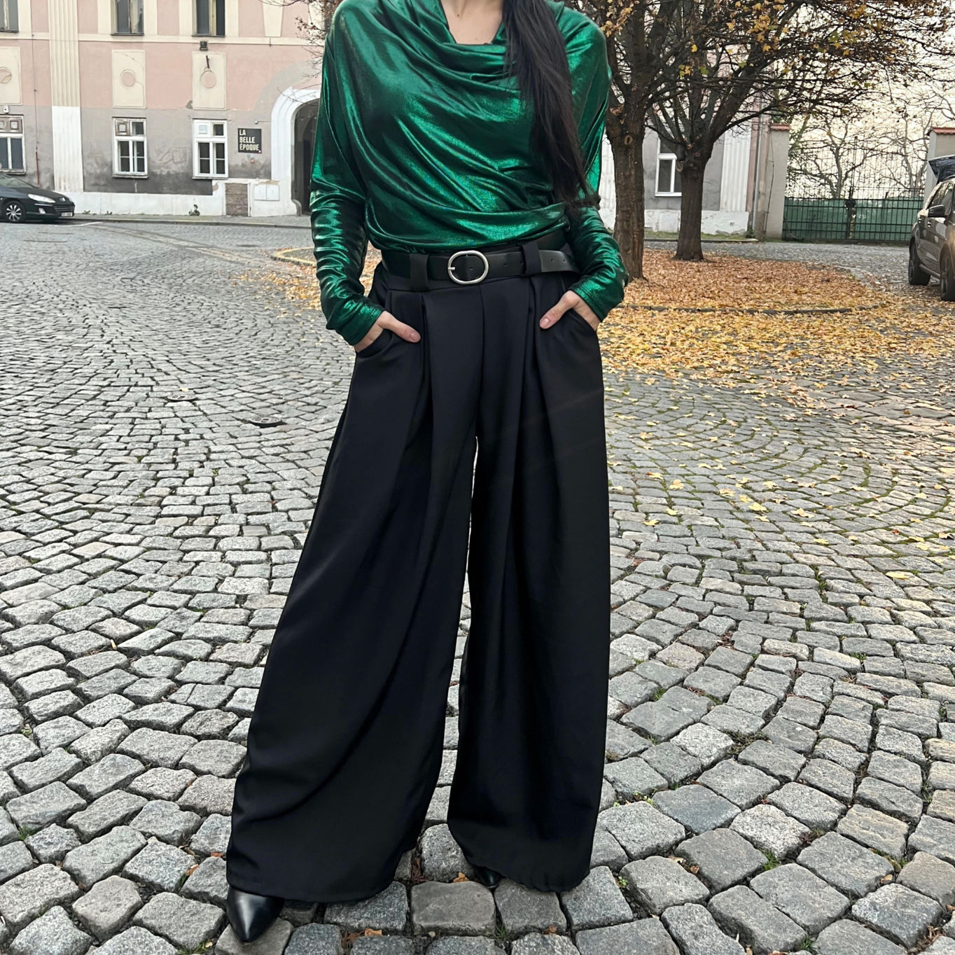 Černé elegantní kalhoty EVELYNE s páskem3